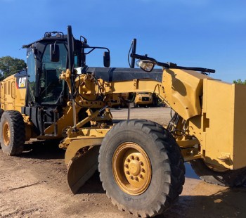 2013 Caterpillar 12M2