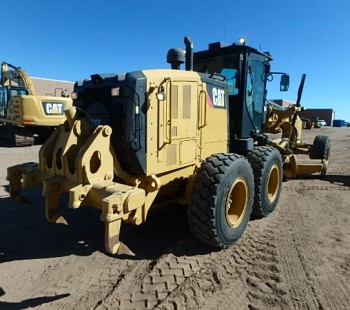 2015 Caterpillar 140M3