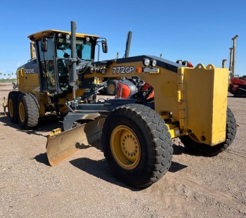 2015 John Deere 772GP