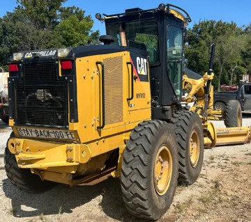 2010 Caterpillar 12M