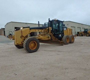 2016 Caterpillar 140M3